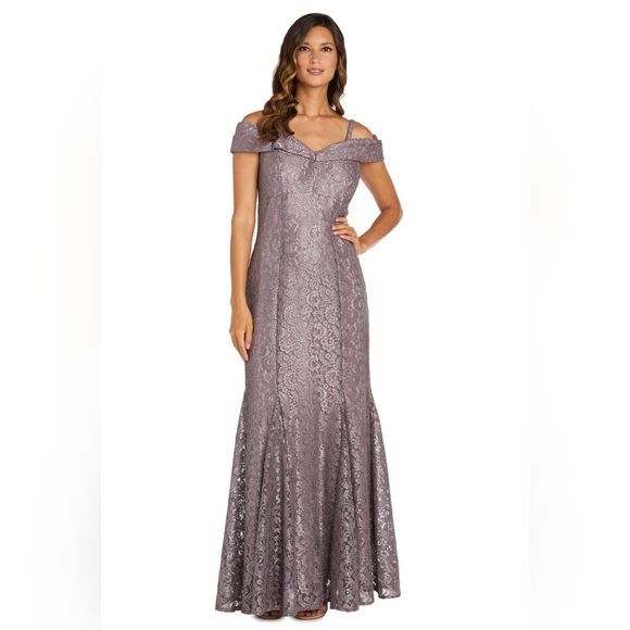 Formal Dress - Picture 5 of 6